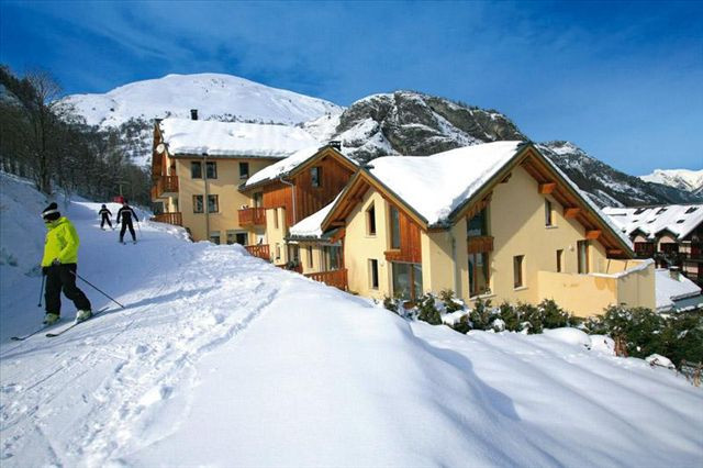 VUE HIVER LES ROCHES FLEURIES - VALLOIRE CENTRE - VALLOIRE RESERVATIONS