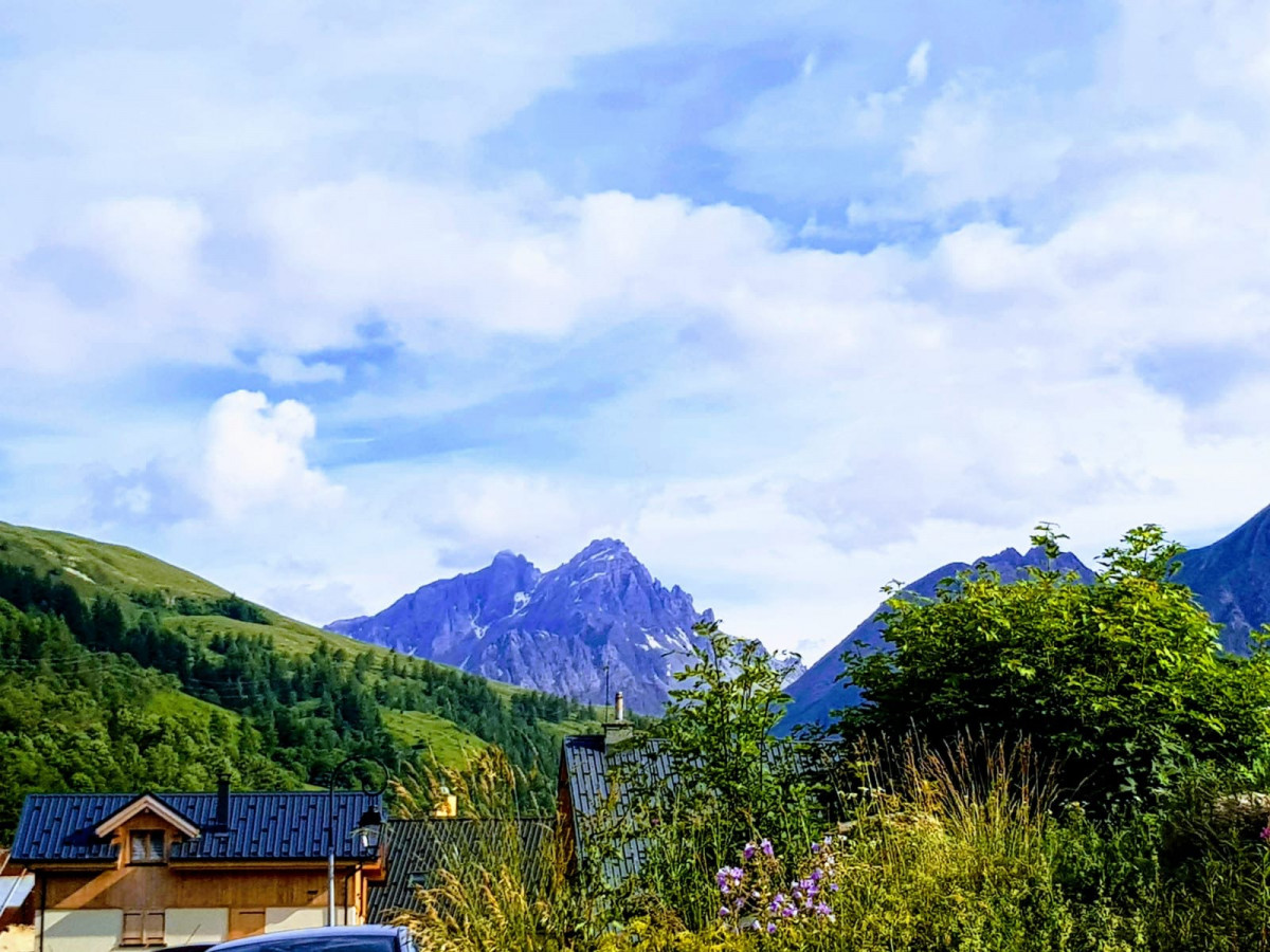 VUE SUR LES MONTAGNES - LES CHALETS DU GRAND GALIBIER - VALLOIRE