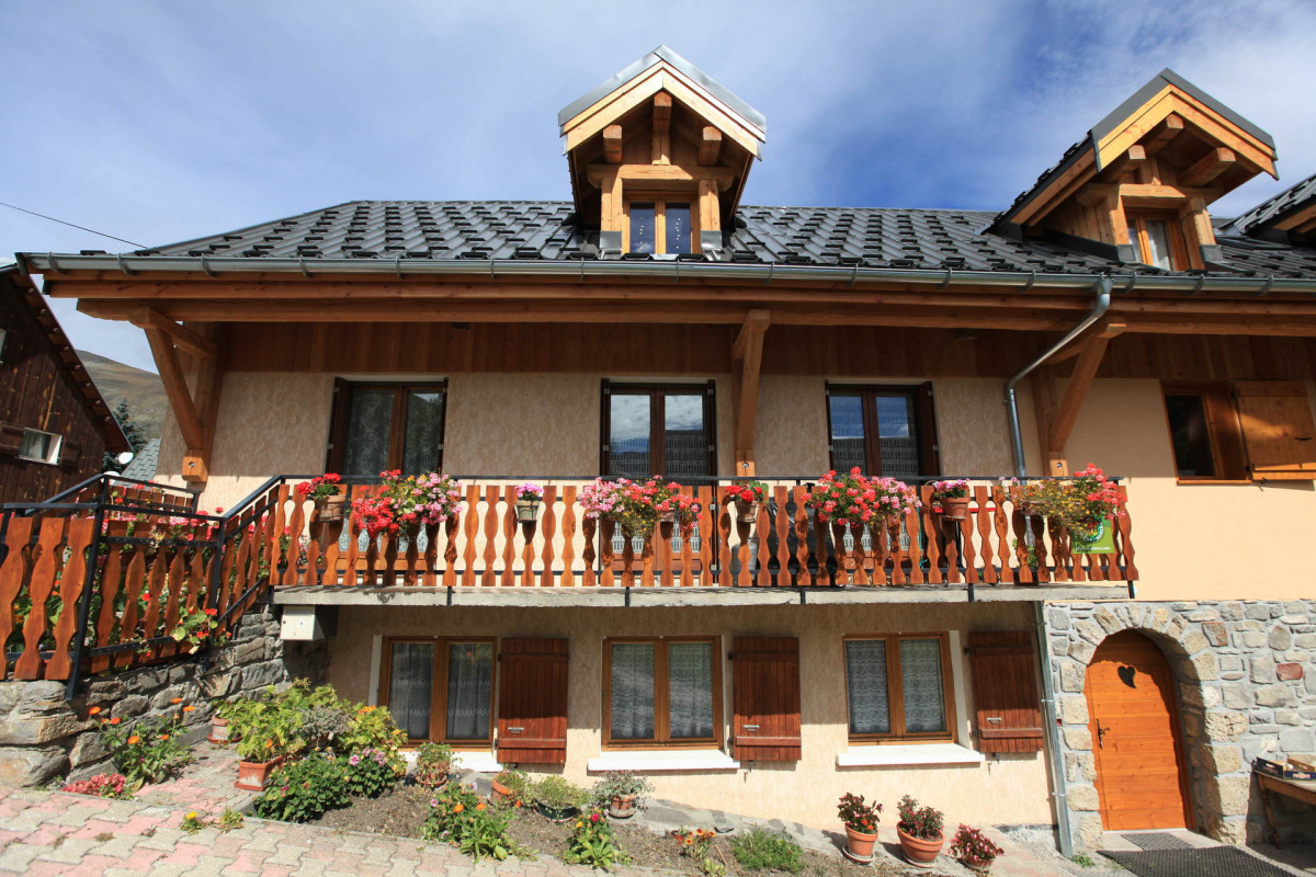 VUE 2 MAISON FEUTRIER - VALLOIRE LES VERNEYS - VALLOIRE RESERVATIONS