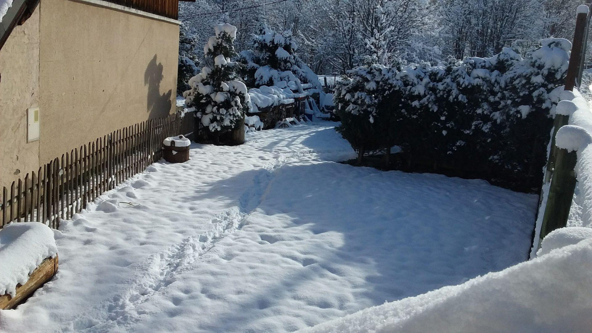 VUE 5 JARDIN SOUS LA NEIGE LES AULNES - SÉJOUR SKI - VALLOIRE 