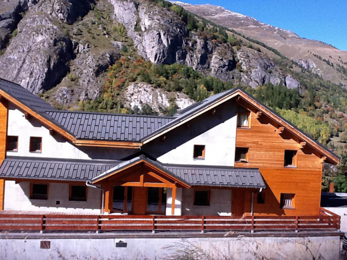 VUE 2 LES CHALETS D'ADRIEN - VALLOIRE CENTRE - VALLOIRE RESERVATIONS