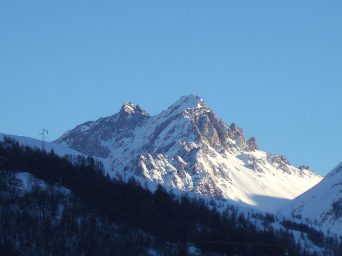 MONTAGNE ENNEIGÉE - SÉJOUR SKI -  LES CAQUELONS - VALLOIRE