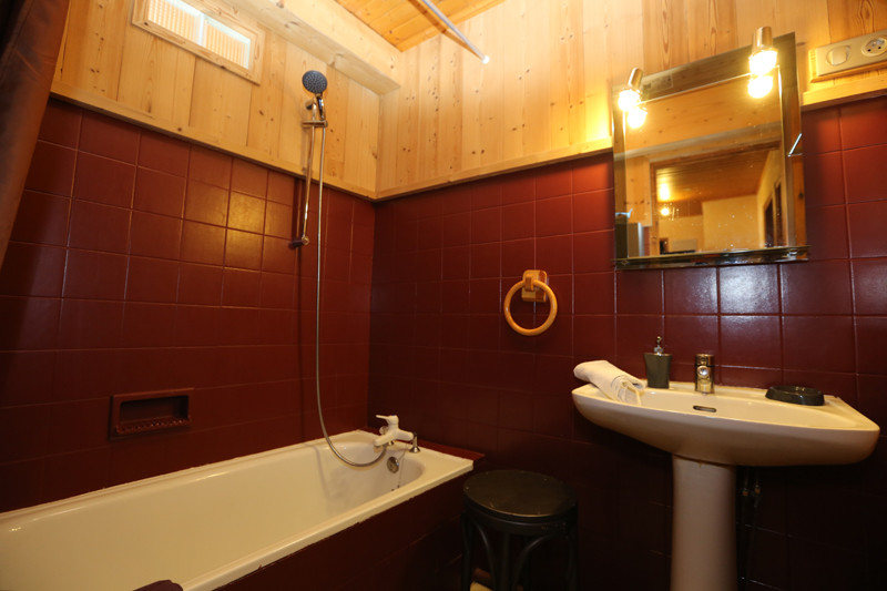 SALLE DE BAINS - APPARTEMENT CORDEE 7 - VALLOIRE CENTRE