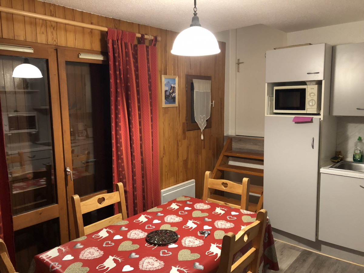 SALLE A MANGER - APPARTEMENT  BERGERS 71 - VALLOIRE CENTRE- VALLOIRE RESERVATIONS 