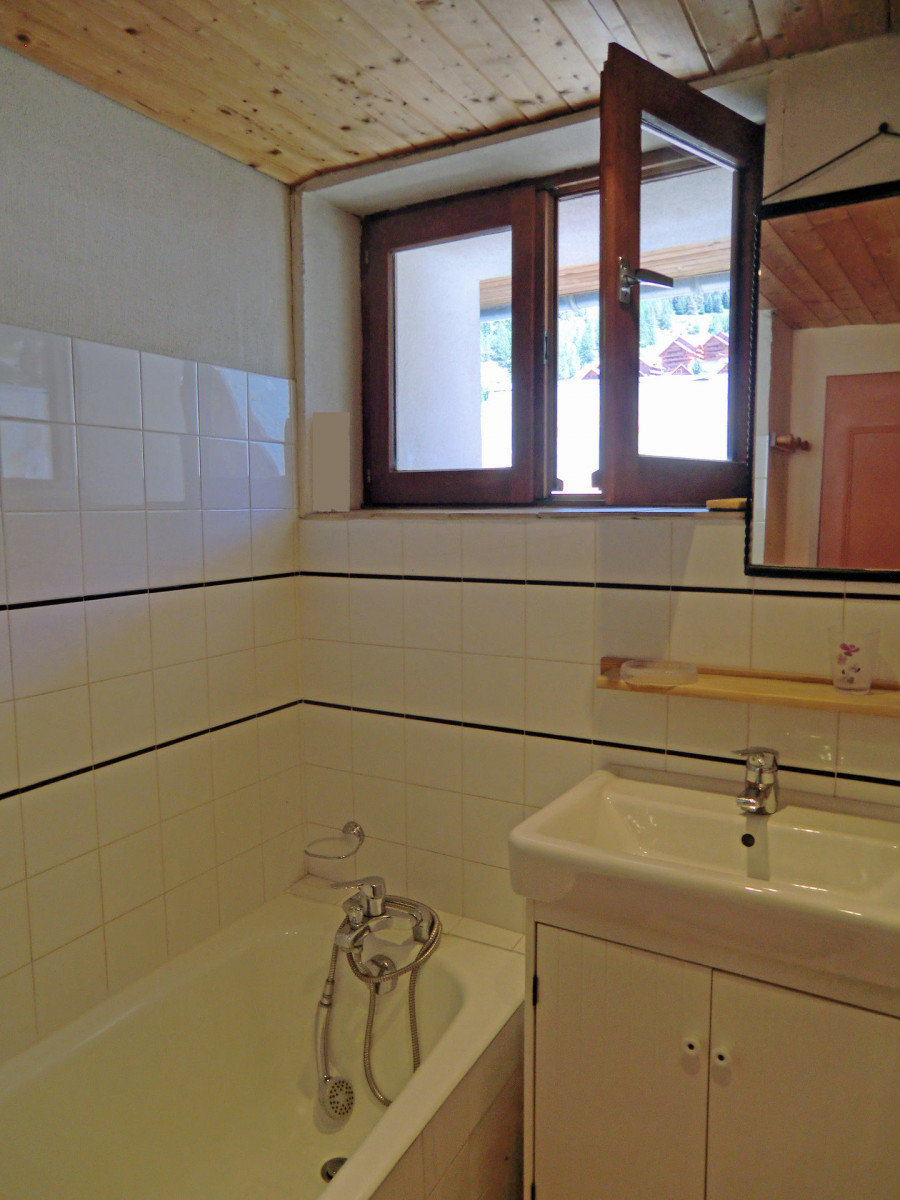 SALLE DE BAIN - APPARTEMENT LE CHARDON BLEU 8 - VALLOIRE CENTRE