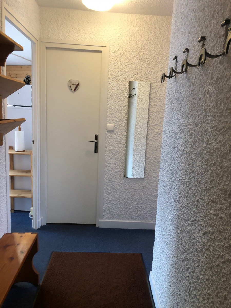 COULOIR- APPARTEMENT VAL D'AUREA C2- VALLOIRE CENTRE