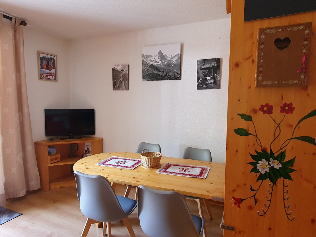 SALON - STUDIO  TIGNY 22 - VALLOIRE CENTRE - VALLOIRE RESERVATIONS