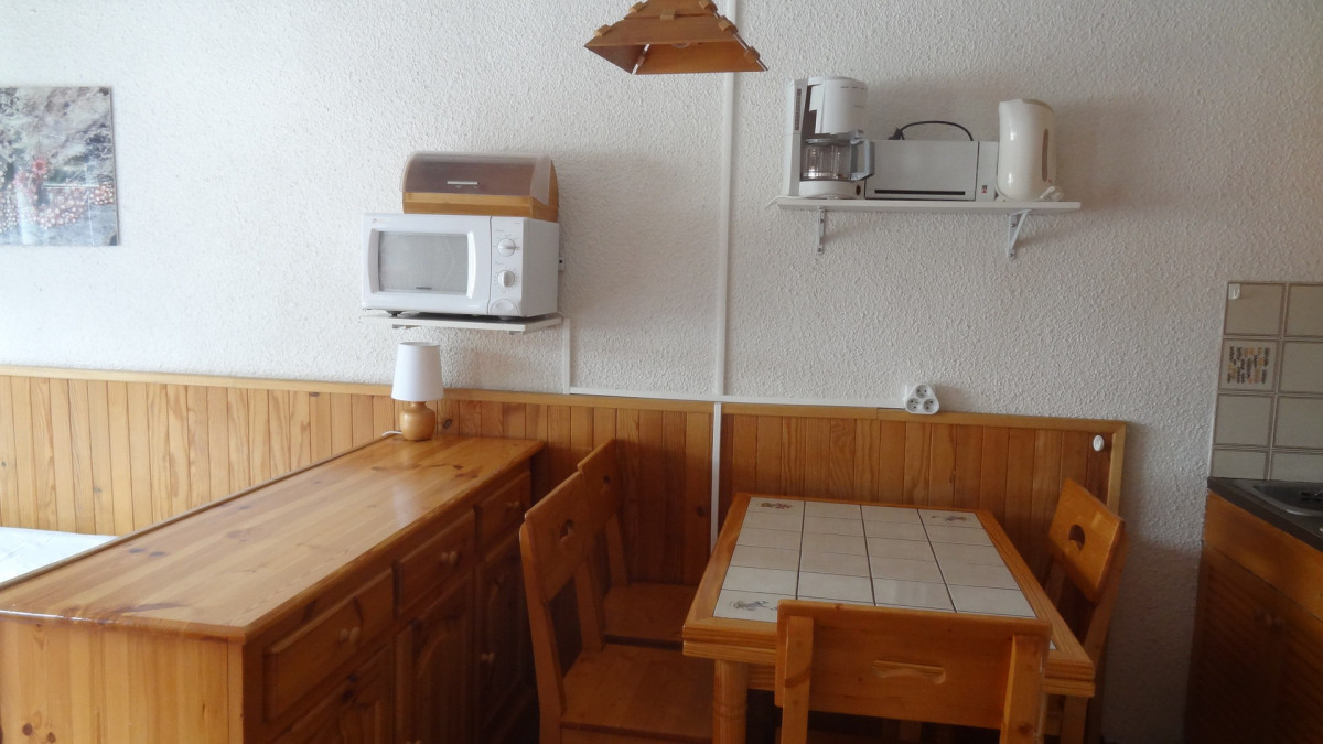 SALLE A MANGER - APPARTEMENT ROCHER SAINT PIERRE 1F - VALLOIRE CENTRE