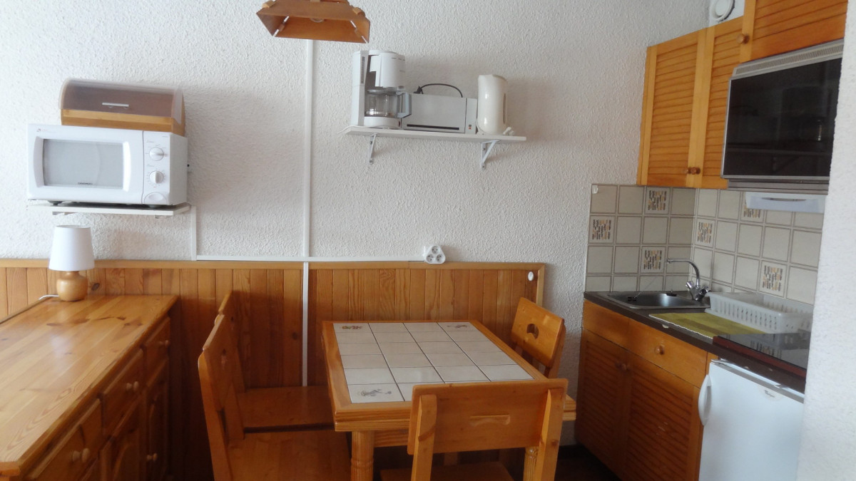 COIN REPAS - APPARTEMENT ROCHER SAINT PIERRE 1F - VALLOIRE CENTRE