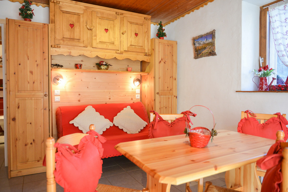 SALON - STUDIO LES ECRINS 2 - VALLOIRE CENTRE - VALLOIRE RESERVATIONS