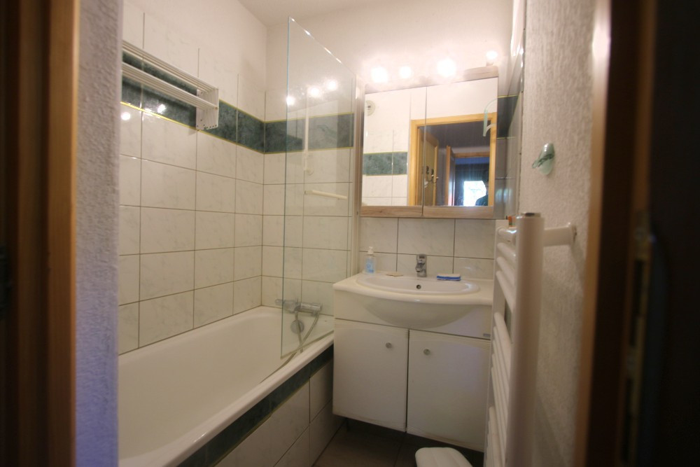 SALLE DE BAIN - APPARTEMENT - CHALET DE TIGNY ANCOLIE A3- VALLOIRE CENTRE