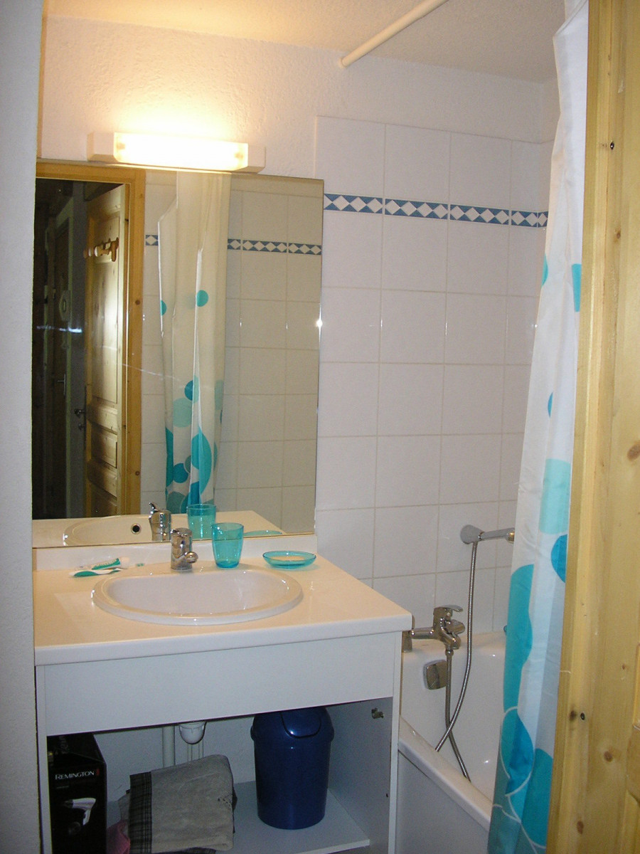 SALLE DE BAIN - APPARTEMENT LA CLAREE C11 - VALLOIRE LES PLANS