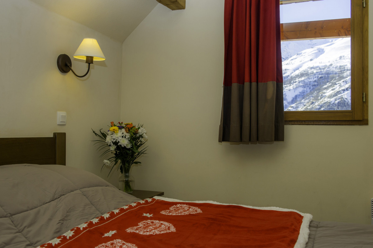 CHAMBRE- CHALETS DE VALORIA GOELIA APPARTEMENT 4/5 PERSONNES - VALLOIRE LES CHARBONNIERES - Photo non contractuelle 