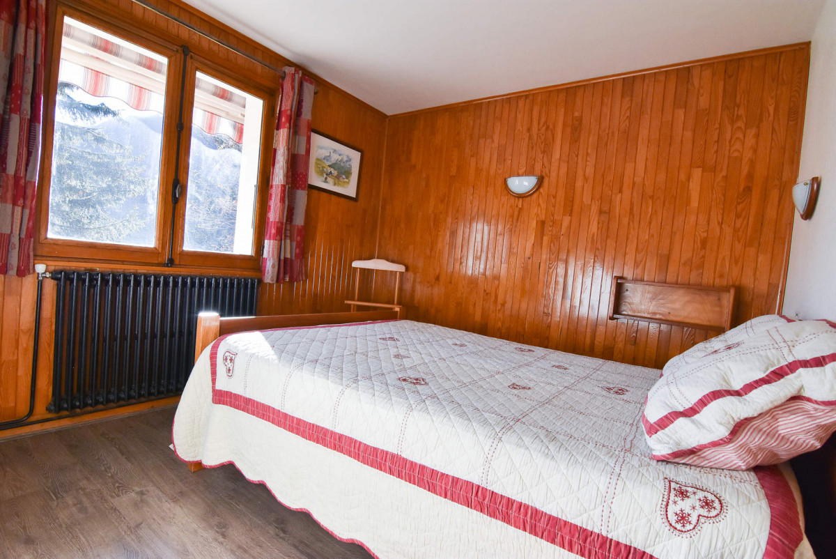 CHAMBRE 2 - APPARTEMENT LE PIC VERT N° 1 - VALLOIRE LES VERNEYS