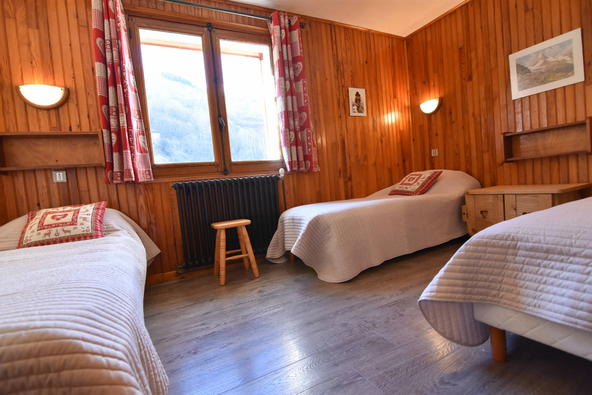 CHAMBRE 1 -  APPARTEMENT LE PIC VERT N° 1 - VALLOIRE LES VERNEYS