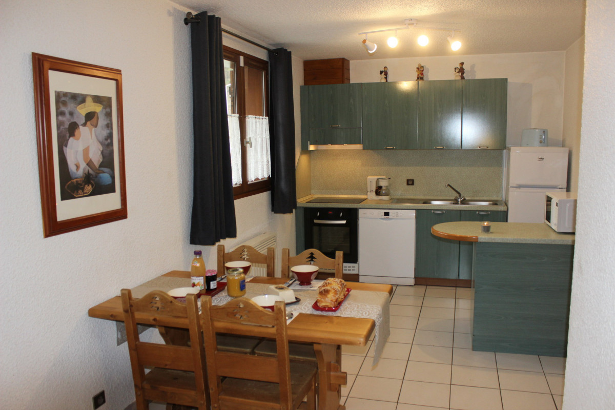 COIN REPAS -APPARTEMENT CHALET L'ANDORSE 4 - VALLOIRE LA BORGE