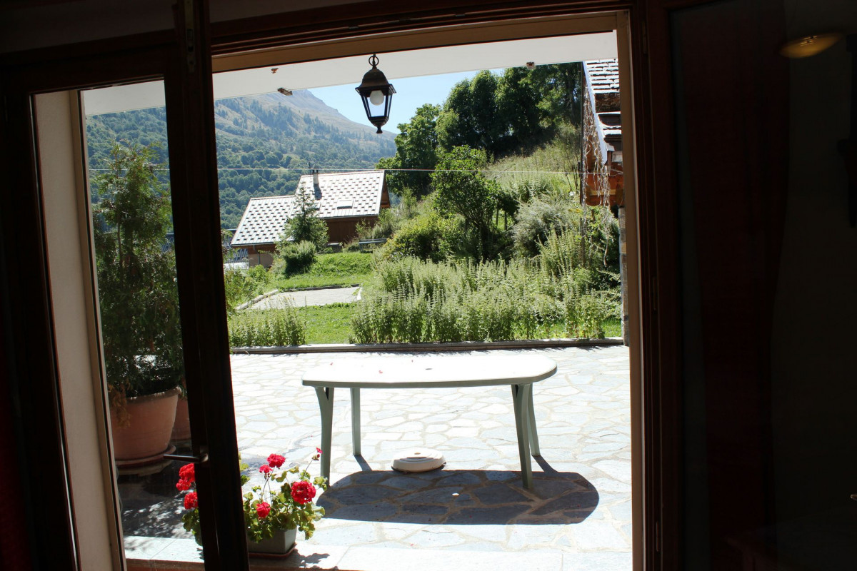 TERRASSE - APPARTEMENT LES GENTIANES- CHALET LES ANCOLIES - VALLOIRE LES CLOTS