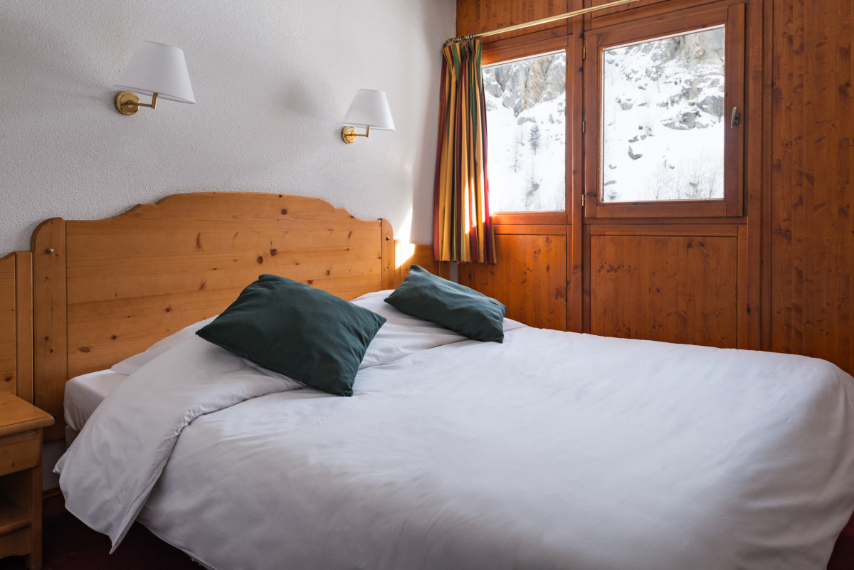 CHAMBRE - APPARTEMENT 4 PERSONNES- CHALETS DU GALIBIER LAGRANGE - VALLOIRE MOULIN BENJAMIN