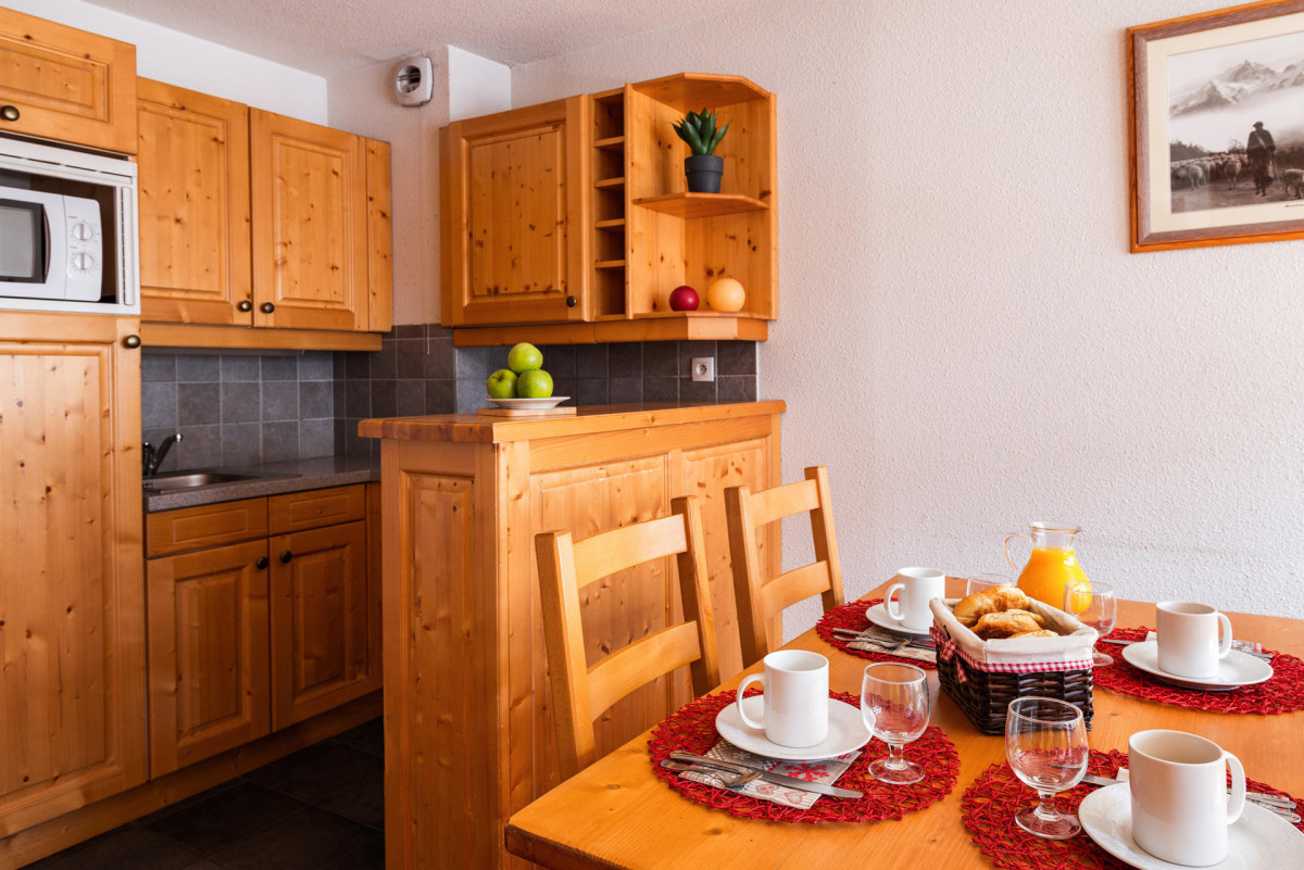 COIN CUISINE - APPARTEMENT 5 PERSONNES - CHALETS DU GALIBIER LAGRANGE - VALLOIRE MOULIN BENJAMIN