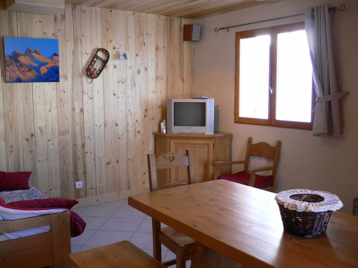 SALON - APPARTMENT FOURCHU CHALET LES AIGUILLES - VALLOIRE LES CLOTS - VALLOIRE RESERVATIONS