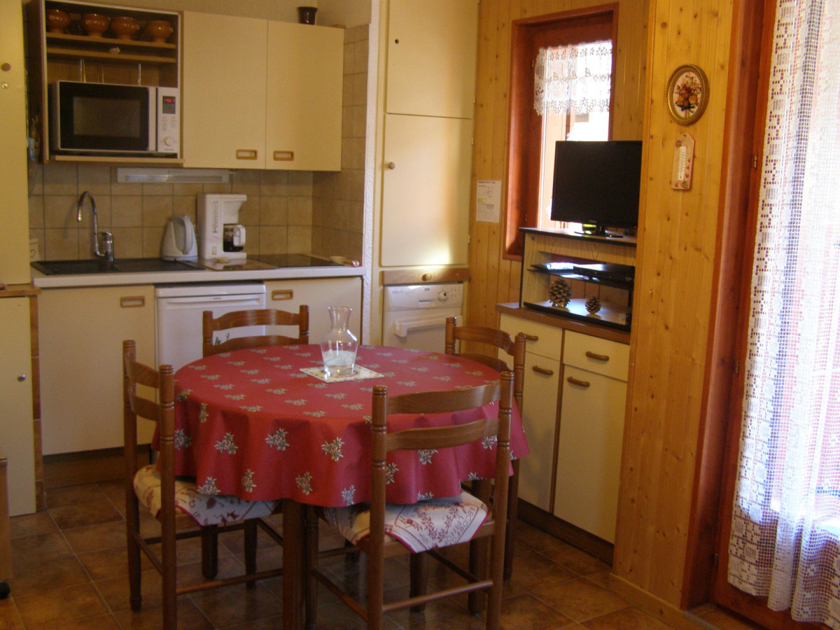 COIN REPAS - APPARTEMENT CHOSEAUX 214 - VALLOIRE CENTRE -VALLOIRE RESERVATIONS