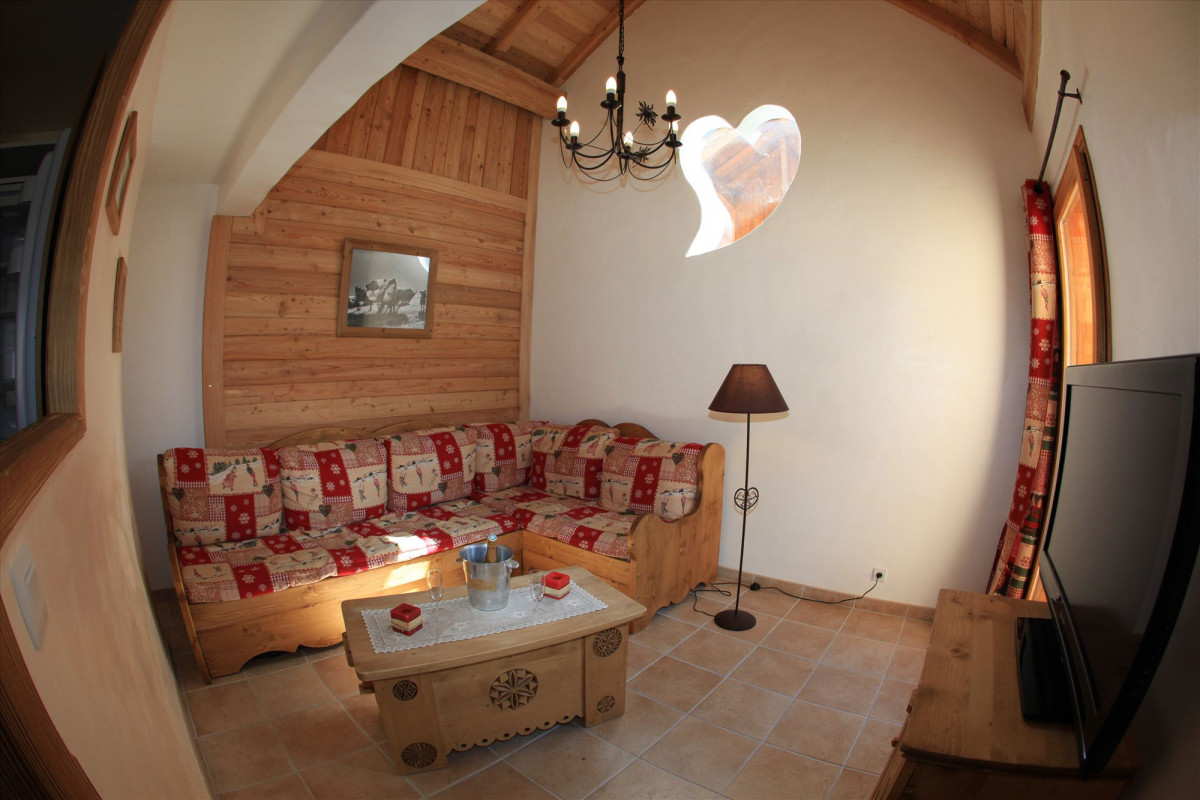 SALON - APPARTEMENT CHEZ JUSTE FERME DES MOULINS- VALLOIRE LES VERNEYS- VALLOIRE RESERVATIONS