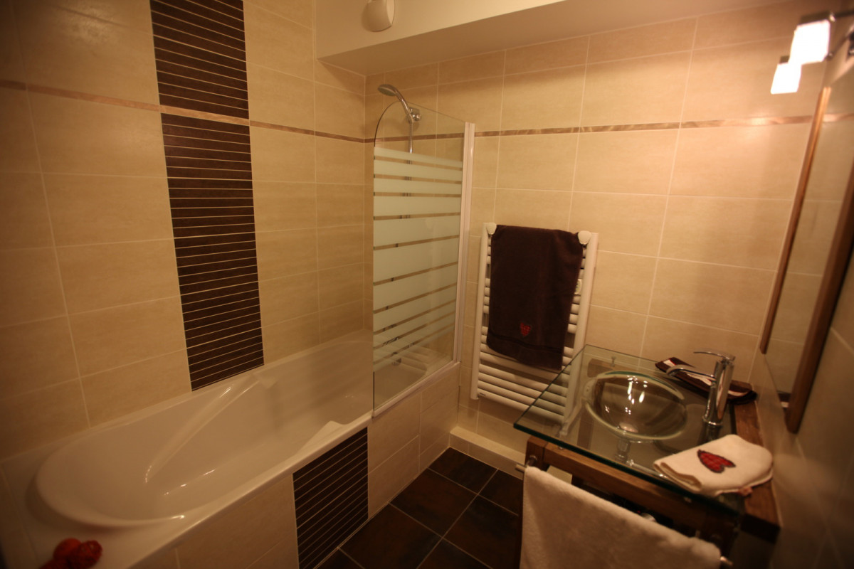 SALLE DE BAIN - APPARTEMENT ADRIEN 2 - VALLOIRE CENTRE