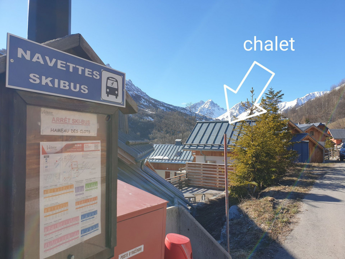 ARRET NAVETTE HIVER - CHALET LUNE DES ALPES - LES CLOTS VALLOIRE