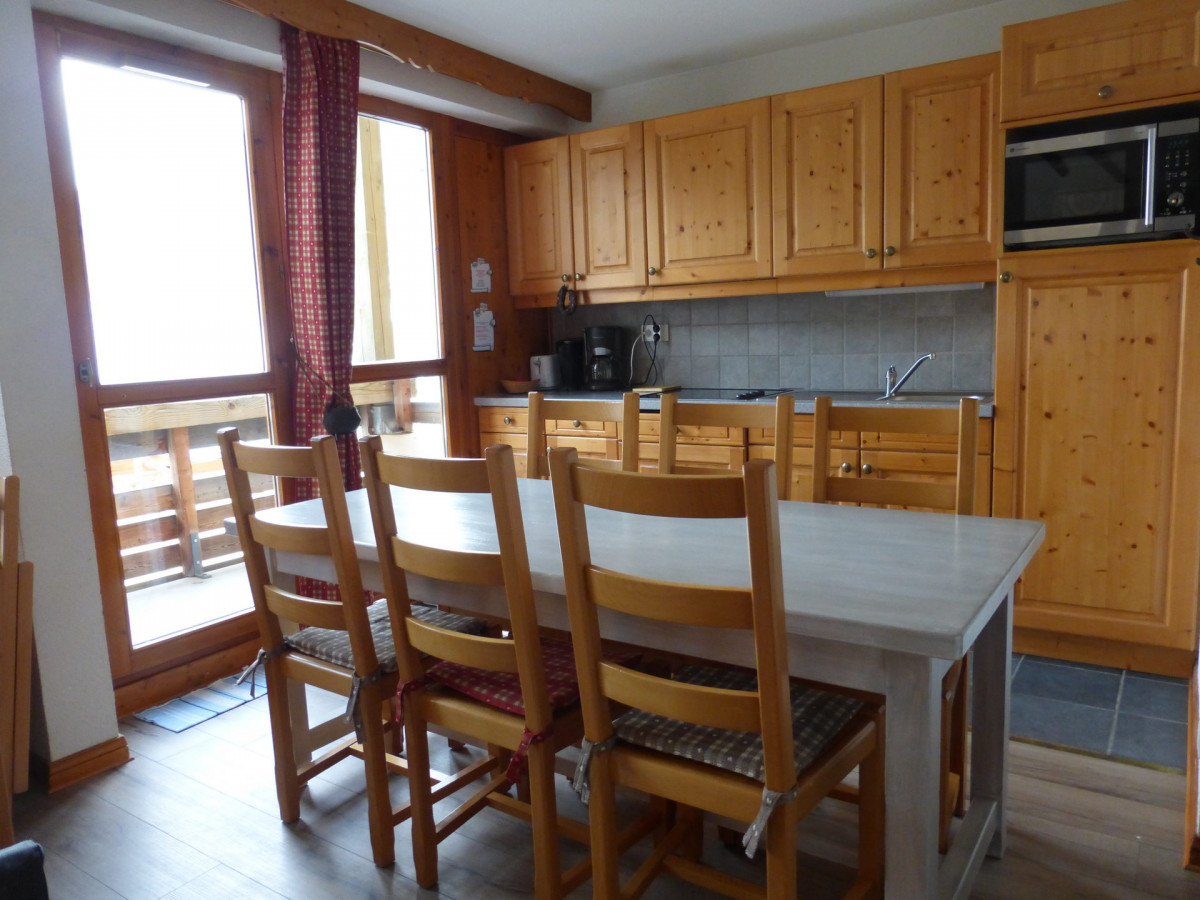 CUISINE - APPARTEMENT G32 CHALETS DU GALIBIER 1 - VALLOIRE MOULIN BENJAMIN - VALLOIRE RESERVATIONS