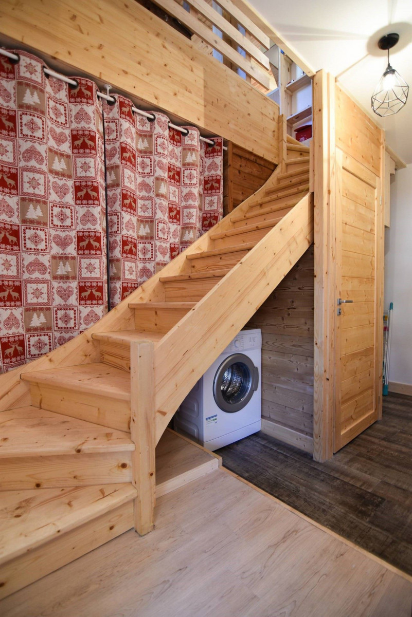 ESCALIER- APPARTEMENT MAISON D'ANGELINE 6 - VALLOIRE CENTRE