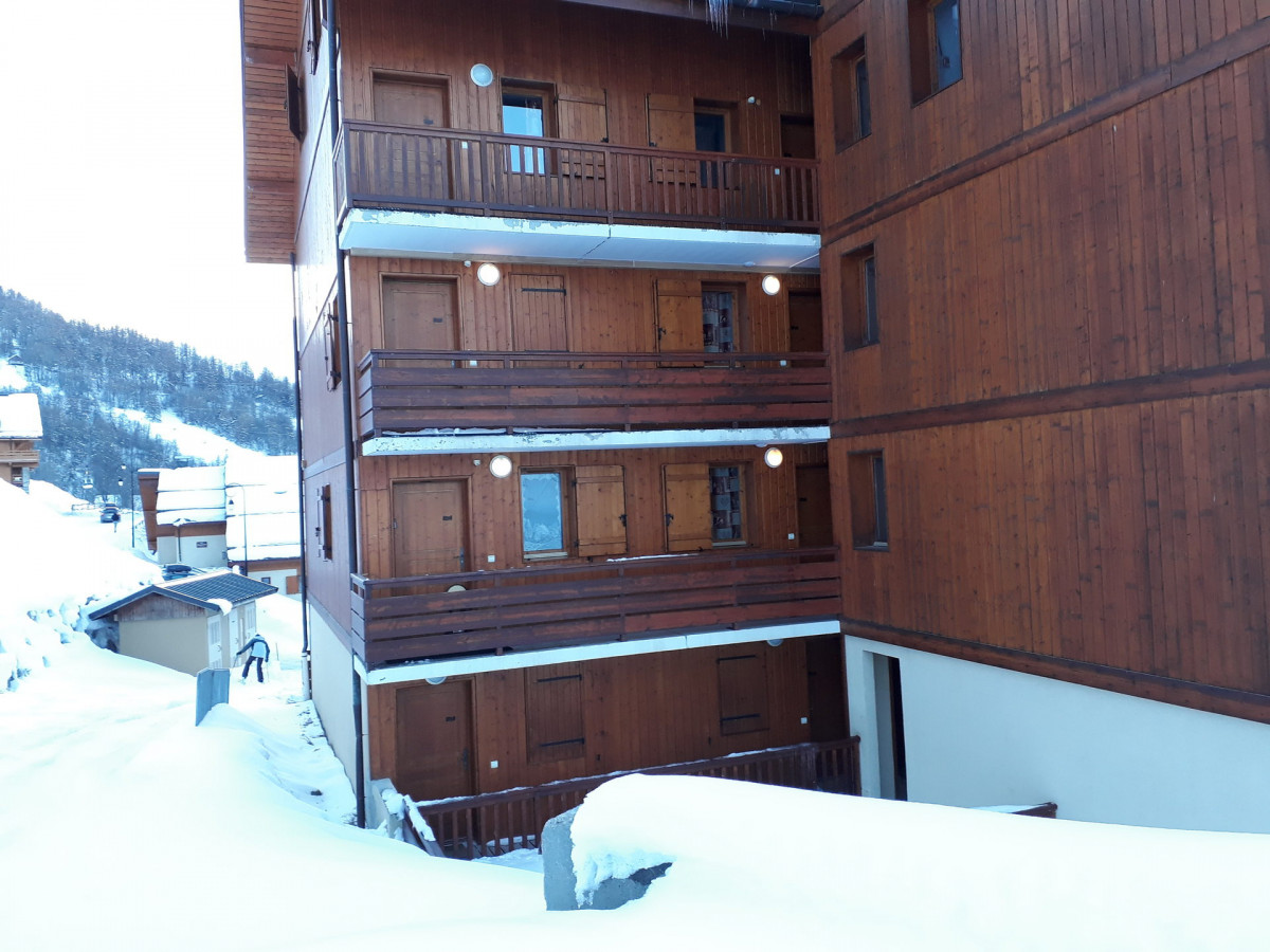 ACCES PISTE - APPARTEMENT CHALETS DE LA VALLEE D'OR EDELWEISS 207 - CHARBONNIERES VALLOIRE