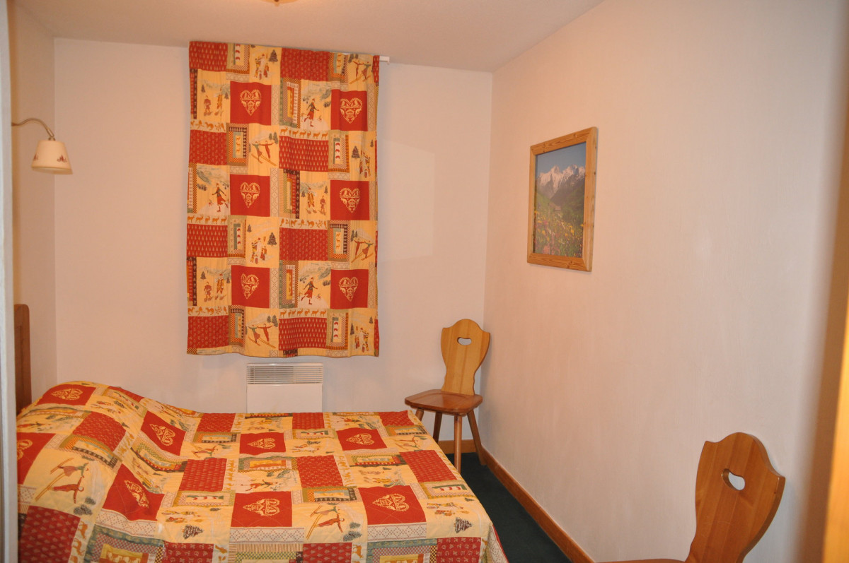 CHAMBRE - APPARTEMENT PRIMEVERE 002 - LES CHARBONNIERES