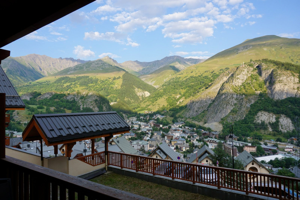 VUE SUR VILLAGE ETE - APPARTEMENT CHALETS DE LA VALLEE D'OR CAMPANULE 100 - LES CHARBONNIERES VALLOIRE