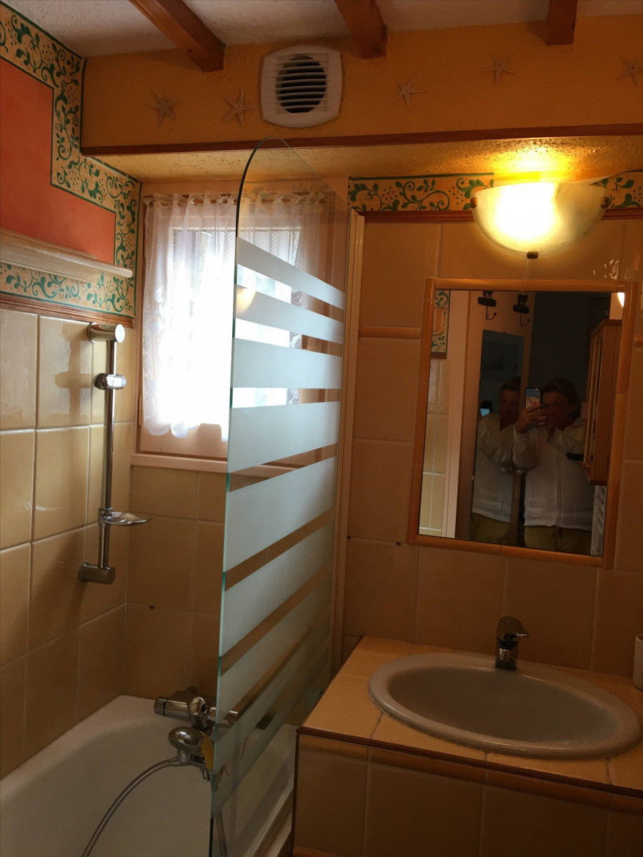 SALLE DE BAIN- STUDIO MEZZANINE  BERGERS 109 - VALLOIRE CENTRE