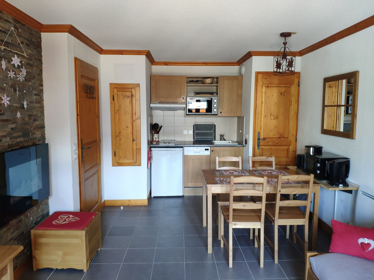 SALLE A MANGER - APPARTEMENT CHALETS DE LA VALLEE D'OR ASTER 202 - CHARBONNIERES VALLOIRE