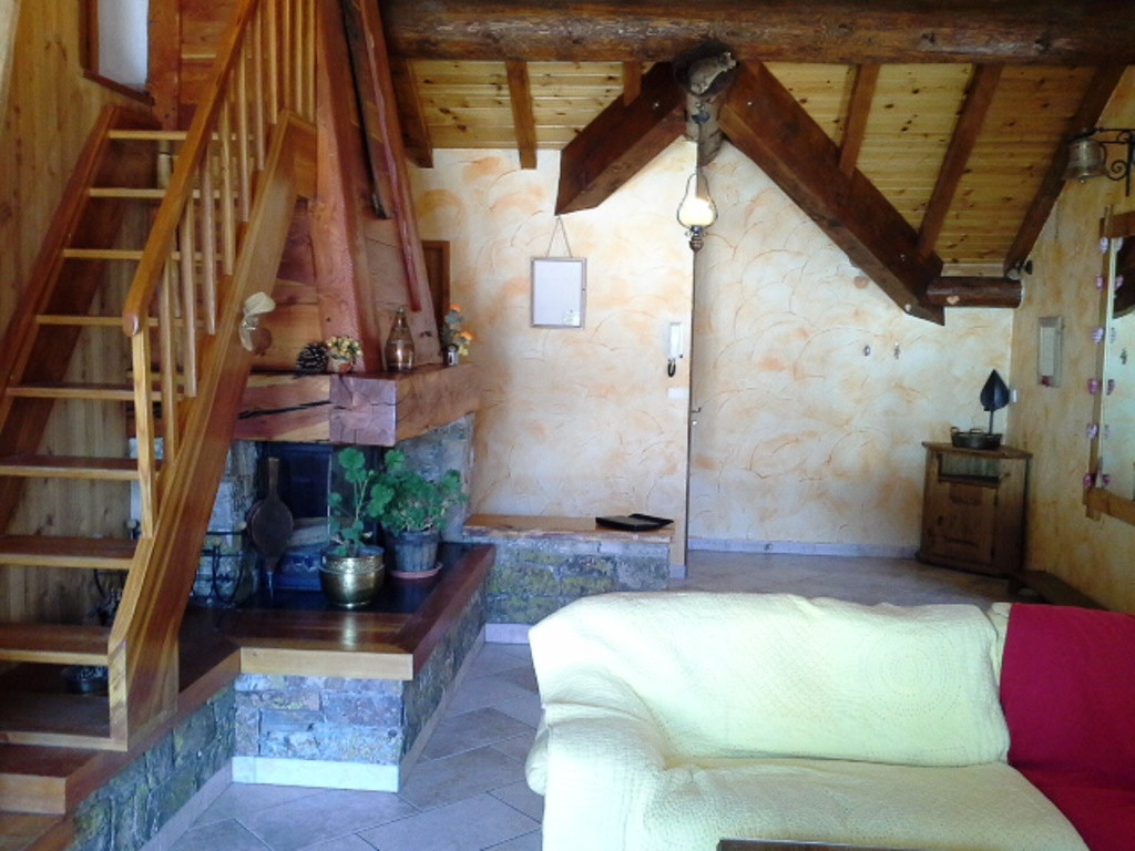 SALON - APPARTEMENT LES LUPINS CHALET LES ANCOLIES - VALLOIRE LES CLOTS - VALLOIRE RESERVATIONS