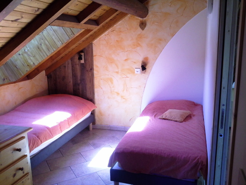 CHAMBRE 1 - APPARTEMENT LES LUPINS CHALET LES ANCOLIES - VALLOIRE LES CLOTS