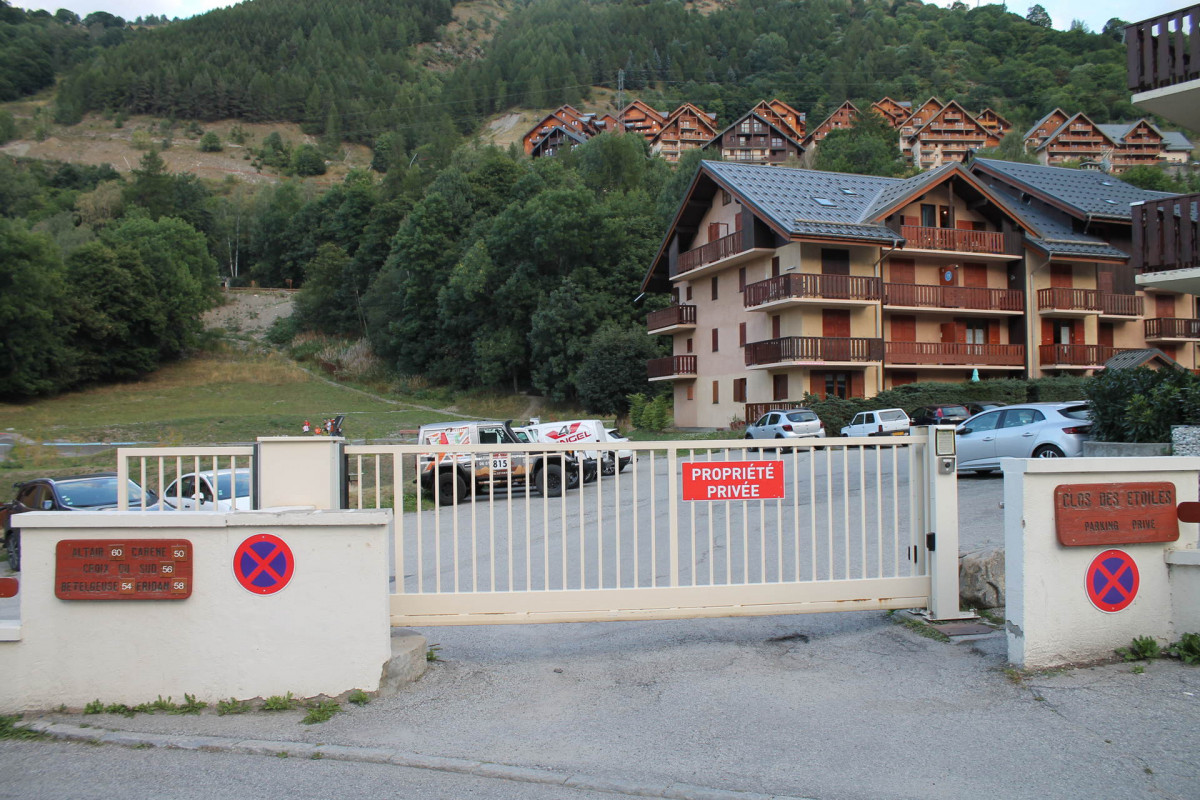 ENTREE PARKING  - STUDIO CROIX DU SUD 212 - VALLOIRE LE CLOS DES ETOILES