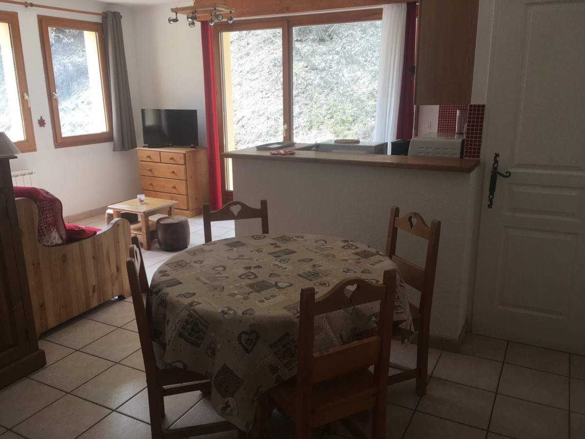 SEJOUR - APPARTEMENT ROCHES FLEURIES B12 - VALLOIRE CENTRE