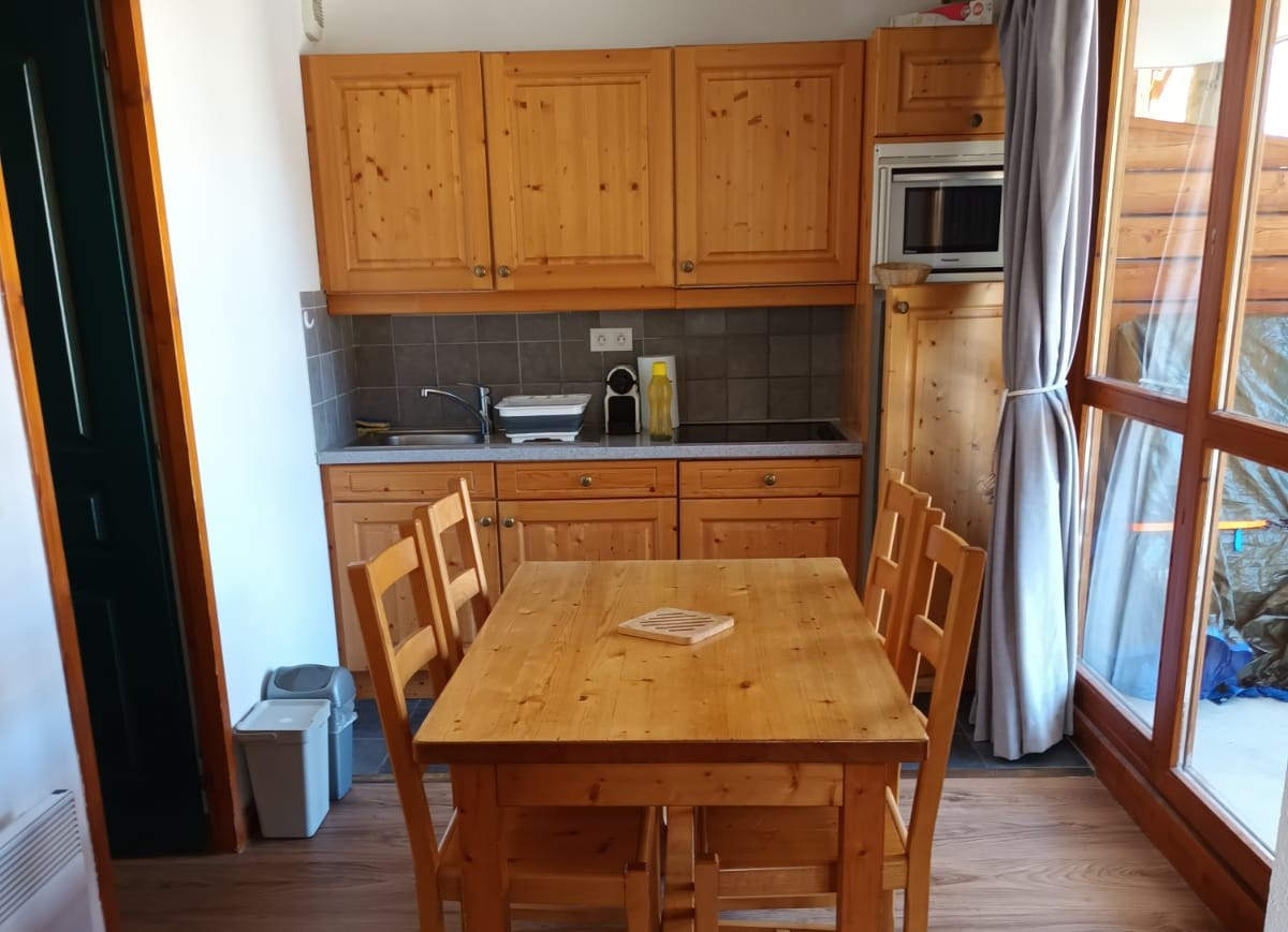 COIN REPAS - APPARTEMENT F27 CHALETS DU GALIBIER 1 - VALLOIRE MOULIN BENJAMIN - VALLOIRE RESERVATIONS