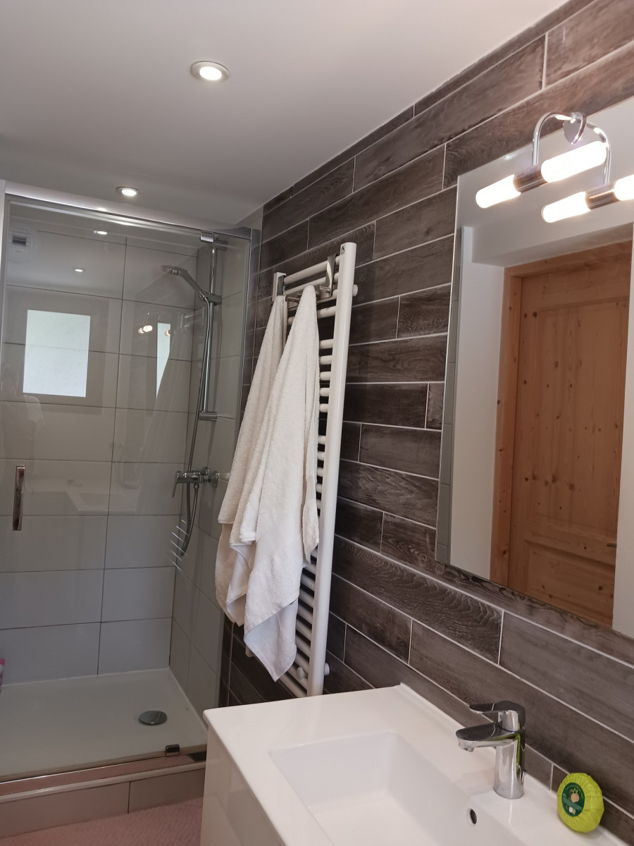 SALLE D'EAU - APPARTEMENT EMILIENNE N°4 - VALLOIRE CENTRE - VALLOIRE RESERVATIONS