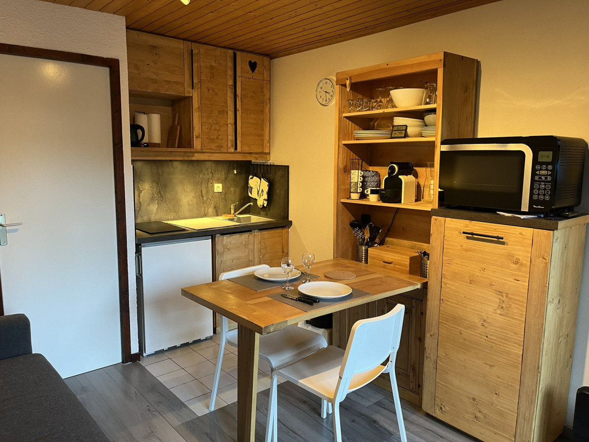 COIN REPAS - STUDIO CORDELIERS 103 - LA GRAND VY VALLOIRE - VALLOIRE RESERVATIONS