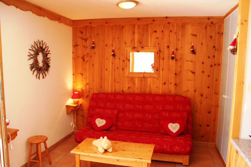 SALON - CHALET LES ANCOLIES APPARTEMENT MYOSOTIS - VALLOIRE LES CLOTS - VALLOIRE RESERVATIONS